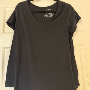 torrid Black V-Neck Short Sleeve Tee